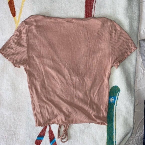 Garage v neck lettuce edge ruched tee - Picture 2 of 2